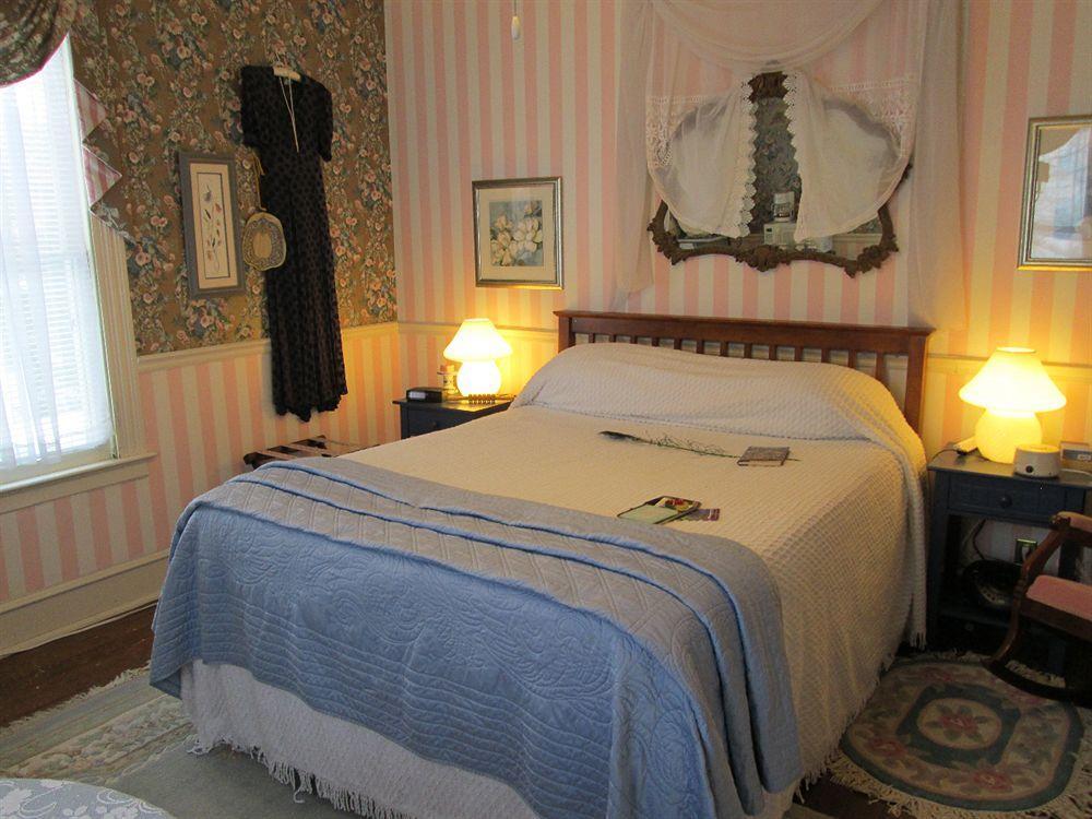 Yellow Turtle Inn New Windsor Dış mekan fotoğraf